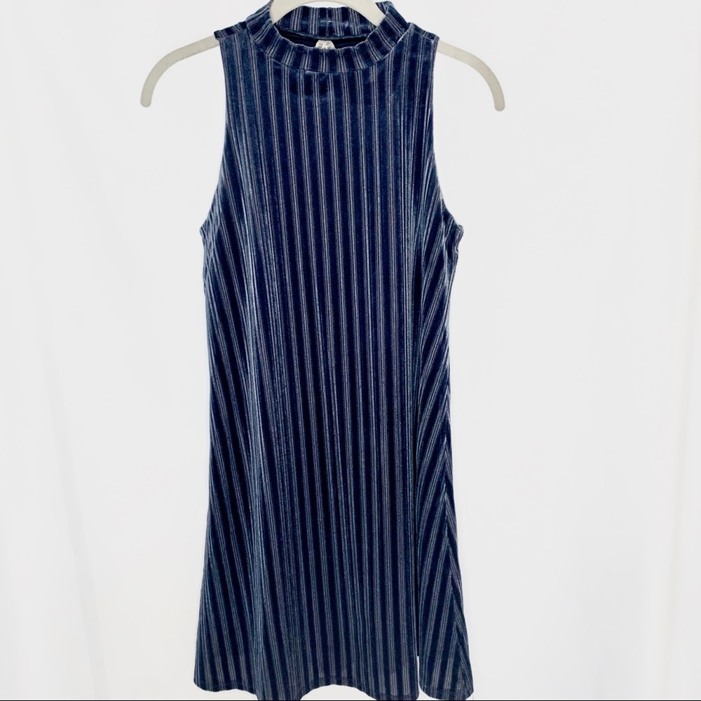 Mudd Blue Velvet Sleeveless Shift Dress